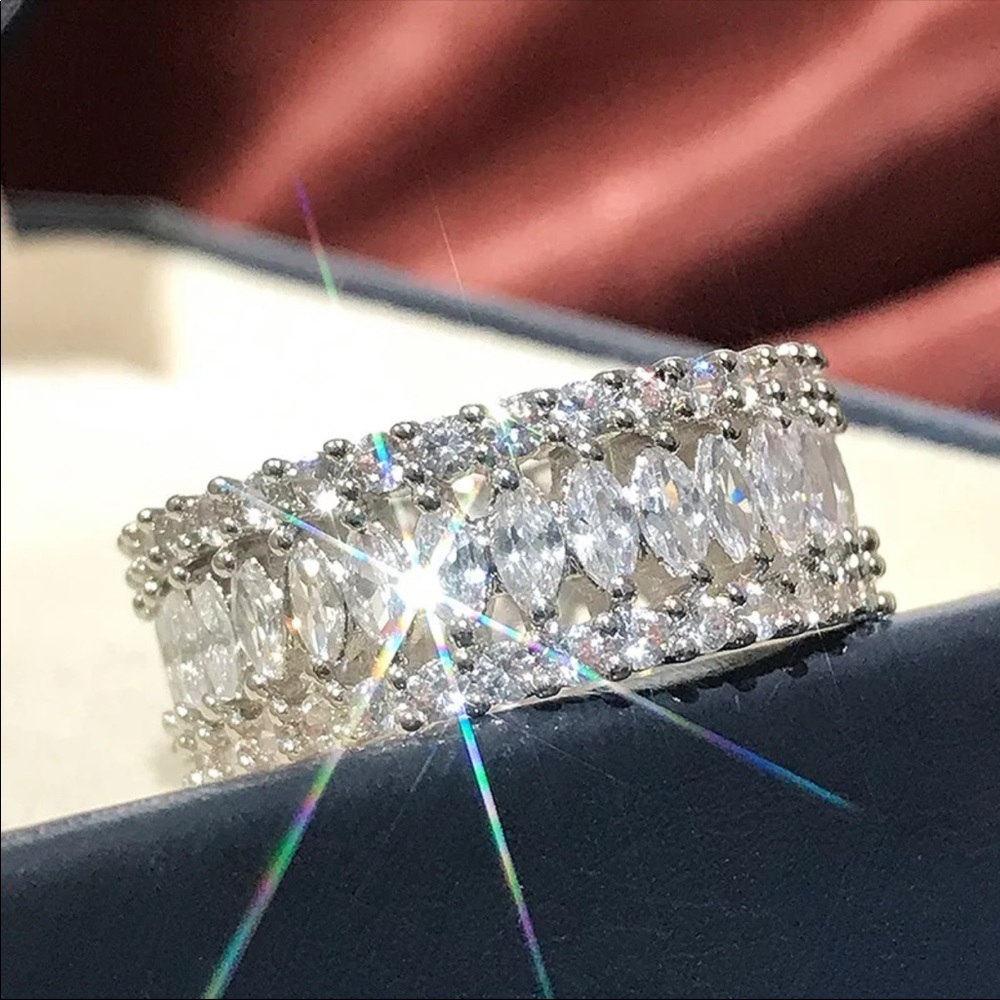 *NEW*Luxury Engagement Diamond Wedding Ring - Picture 5 of 6